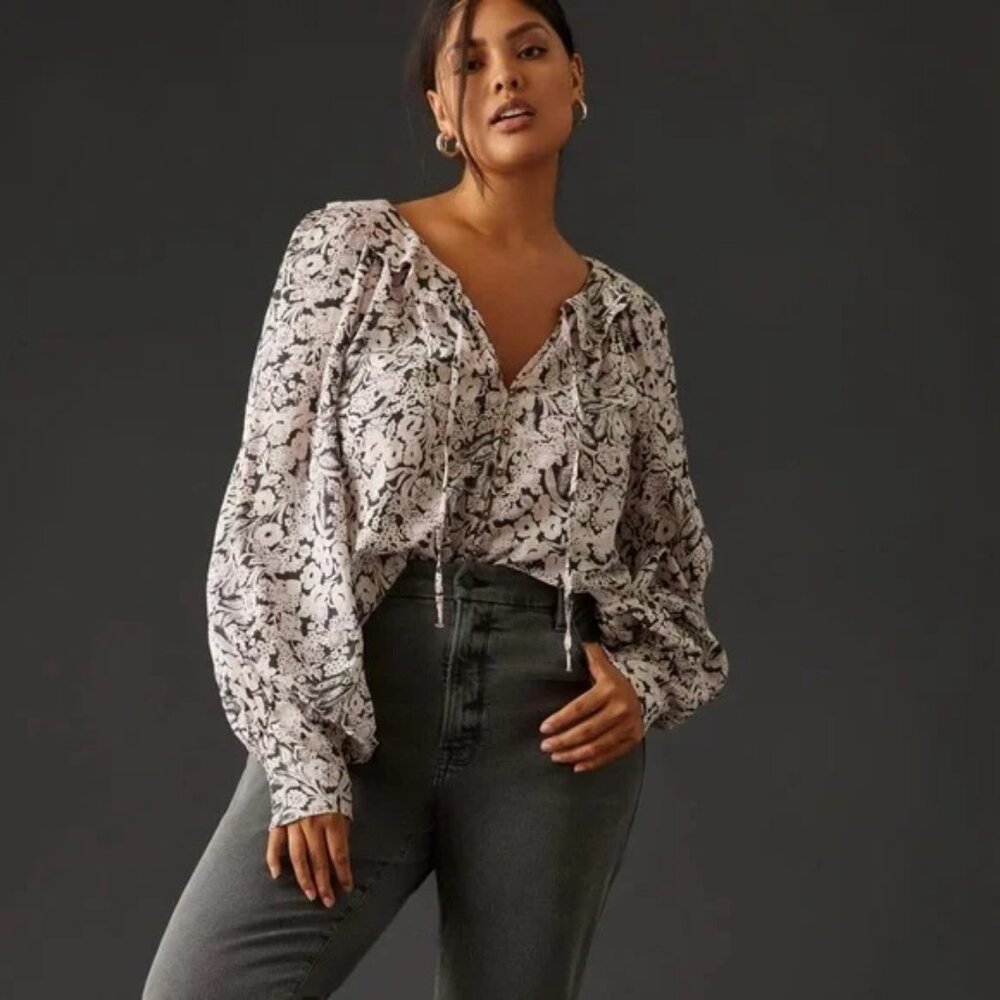 Anthropologie.~ Floral Cotton Ruffle Peasant Blouse in size XS Petite